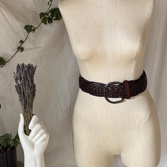 Reddish Brown Intricate Braided Leather Belt Large Tarnished Buckle - Picture 2 of 8